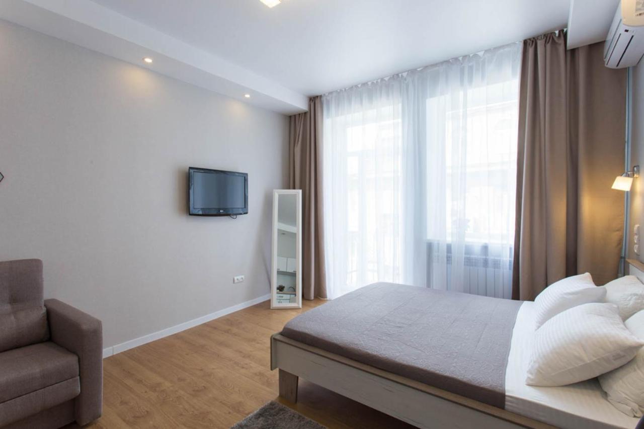 Modern Studio Beside Metro Yaroslava Mudroho, Universytet - Chernyshevska Str 95-7 Carcóvia Exterior foto