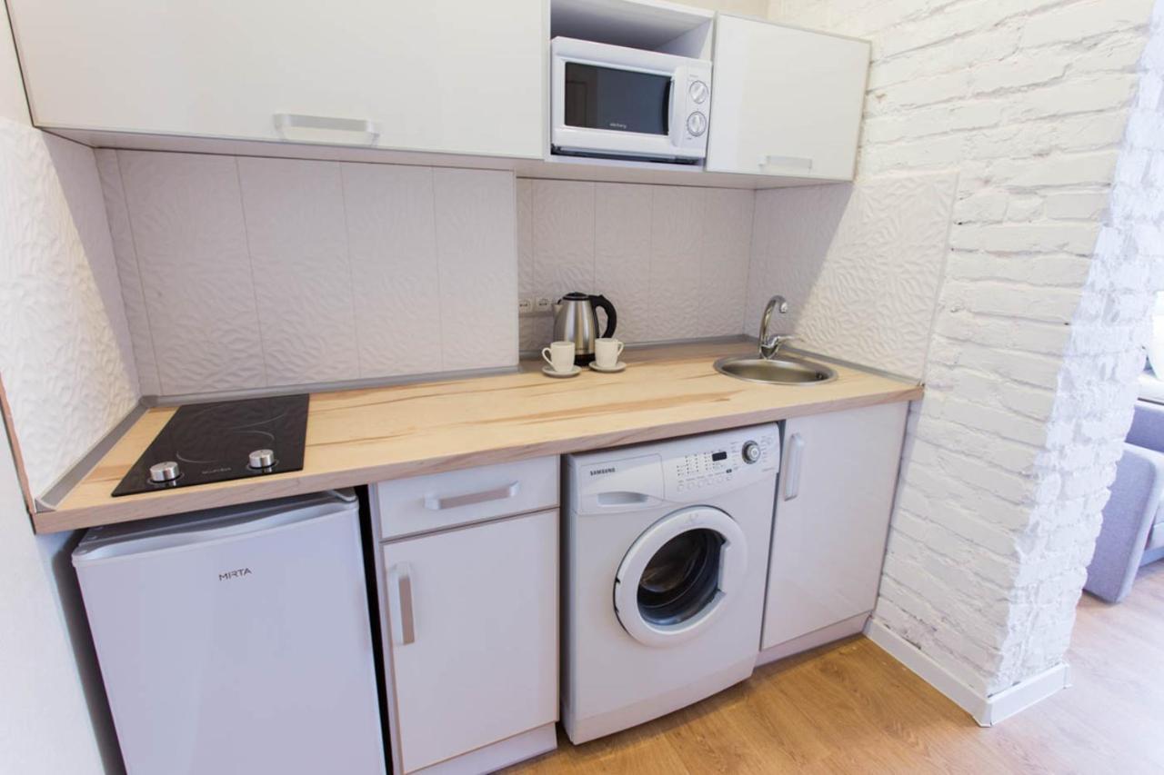 Modern Studio Beside Metro Yaroslava Mudroho, Universytet - Chernyshevska Str 95-7 Carcóvia Exterior foto