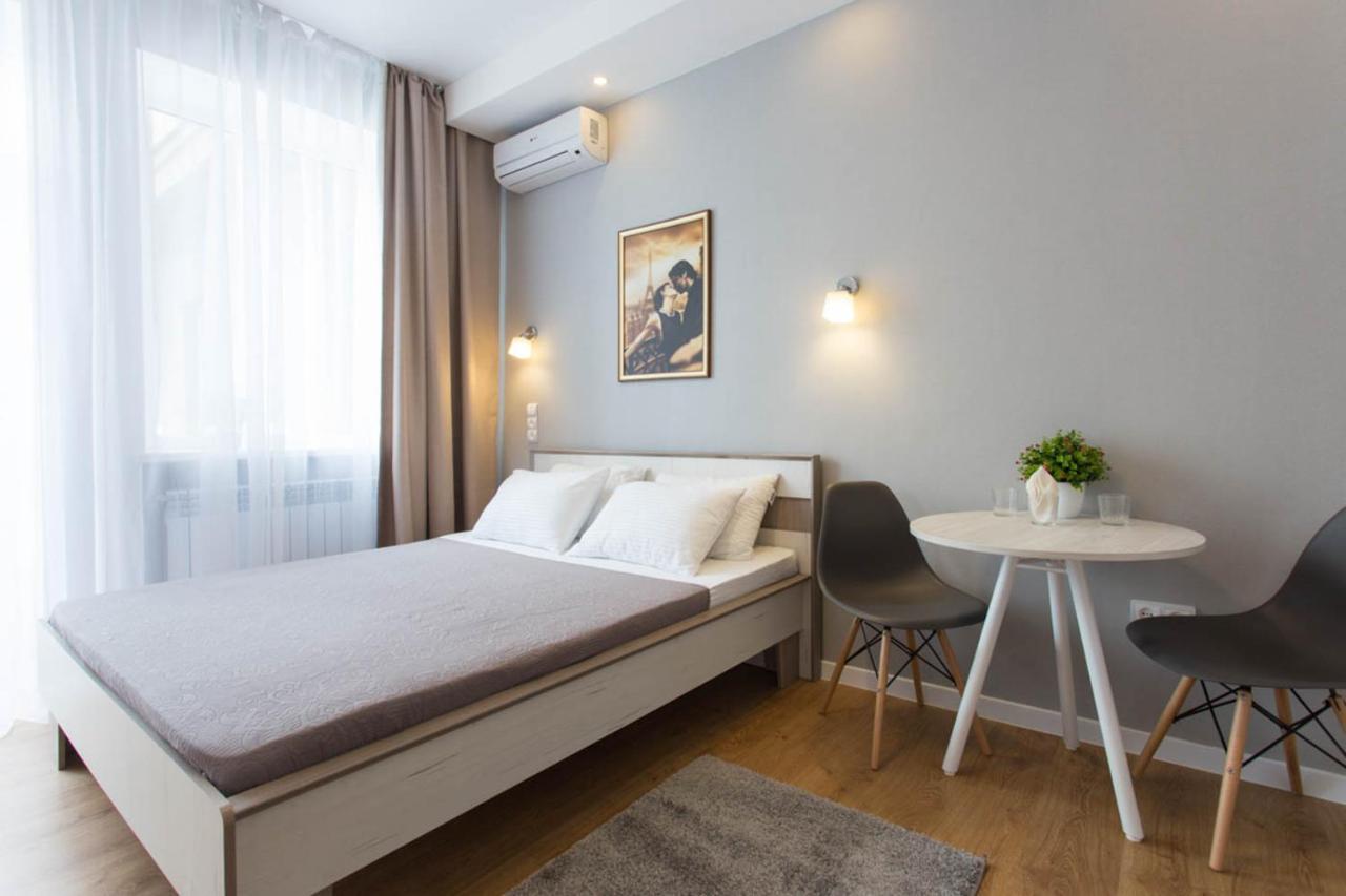 Modern Studio Beside Metro Yaroslava Mudroho, Universytet - Chernyshevska Str 95-7 Carcóvia Exterior foto
