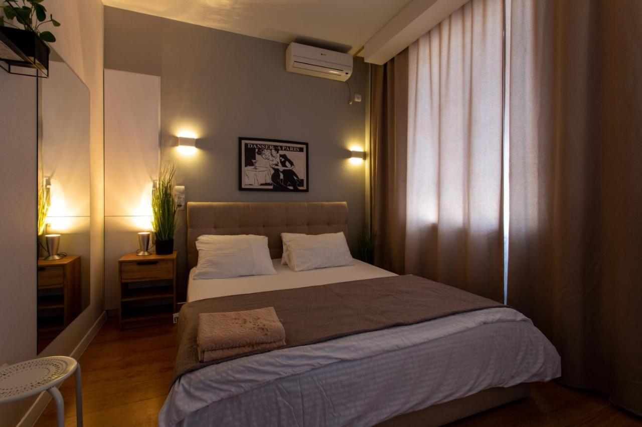 Modern Studio Beside Metro Yaroslava Mudroho, Universytet - Chernyshevska Str 95-7 Carcóvia Exterior foto